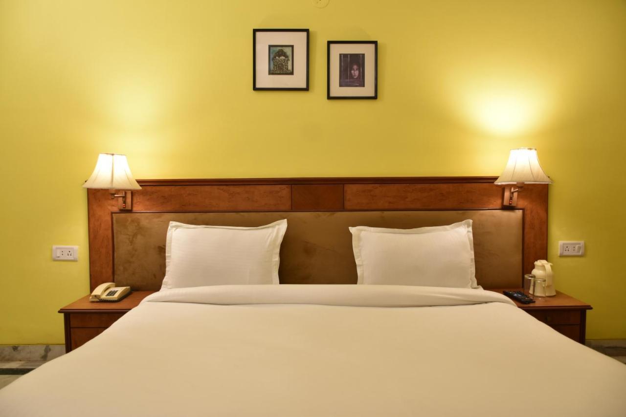 Greenwood Hotel Khadzsuráhó Kültér fotó