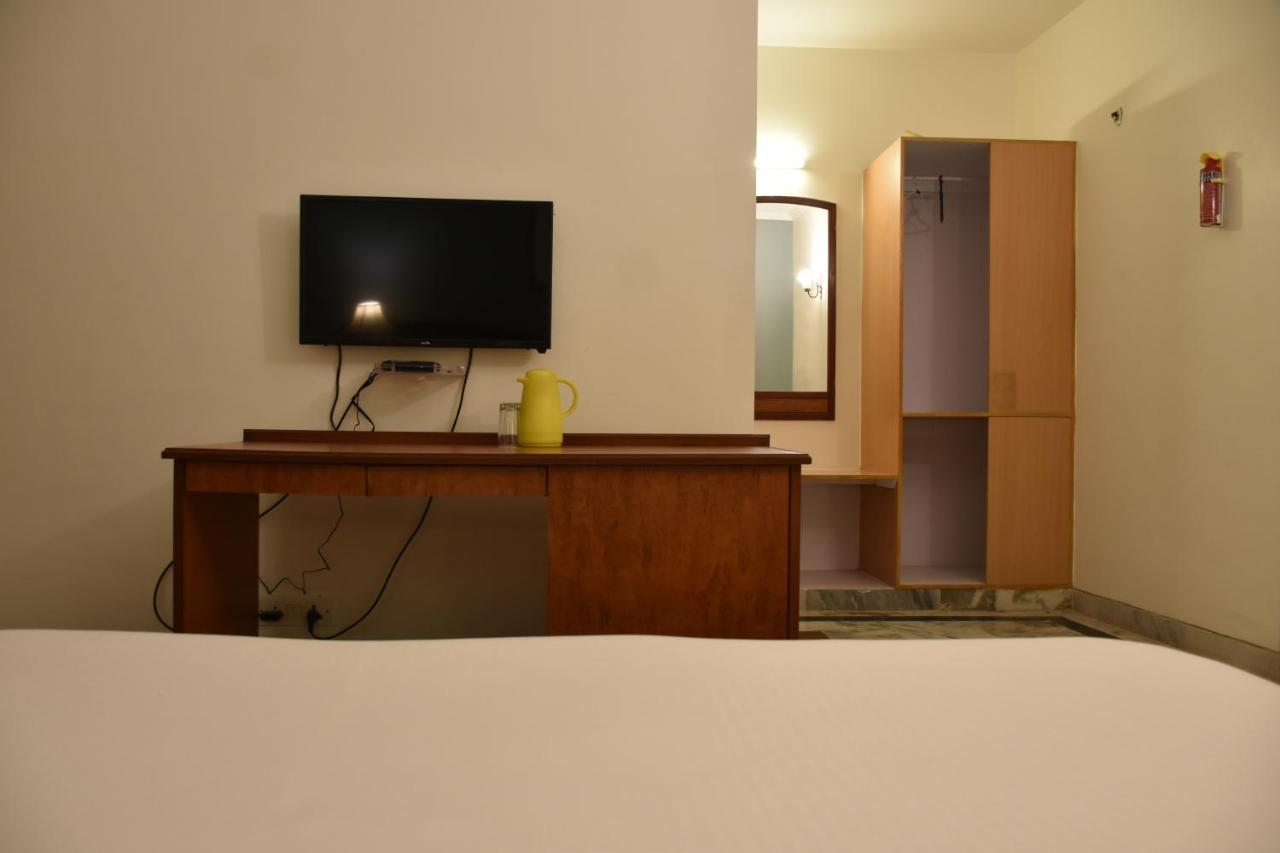 Greenwood Hotel Khadzsuráhó Kültér fotó