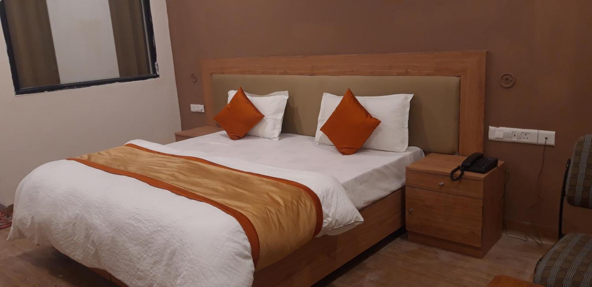 Greenwood Hotel Khadzsuráhó Kültér fotó