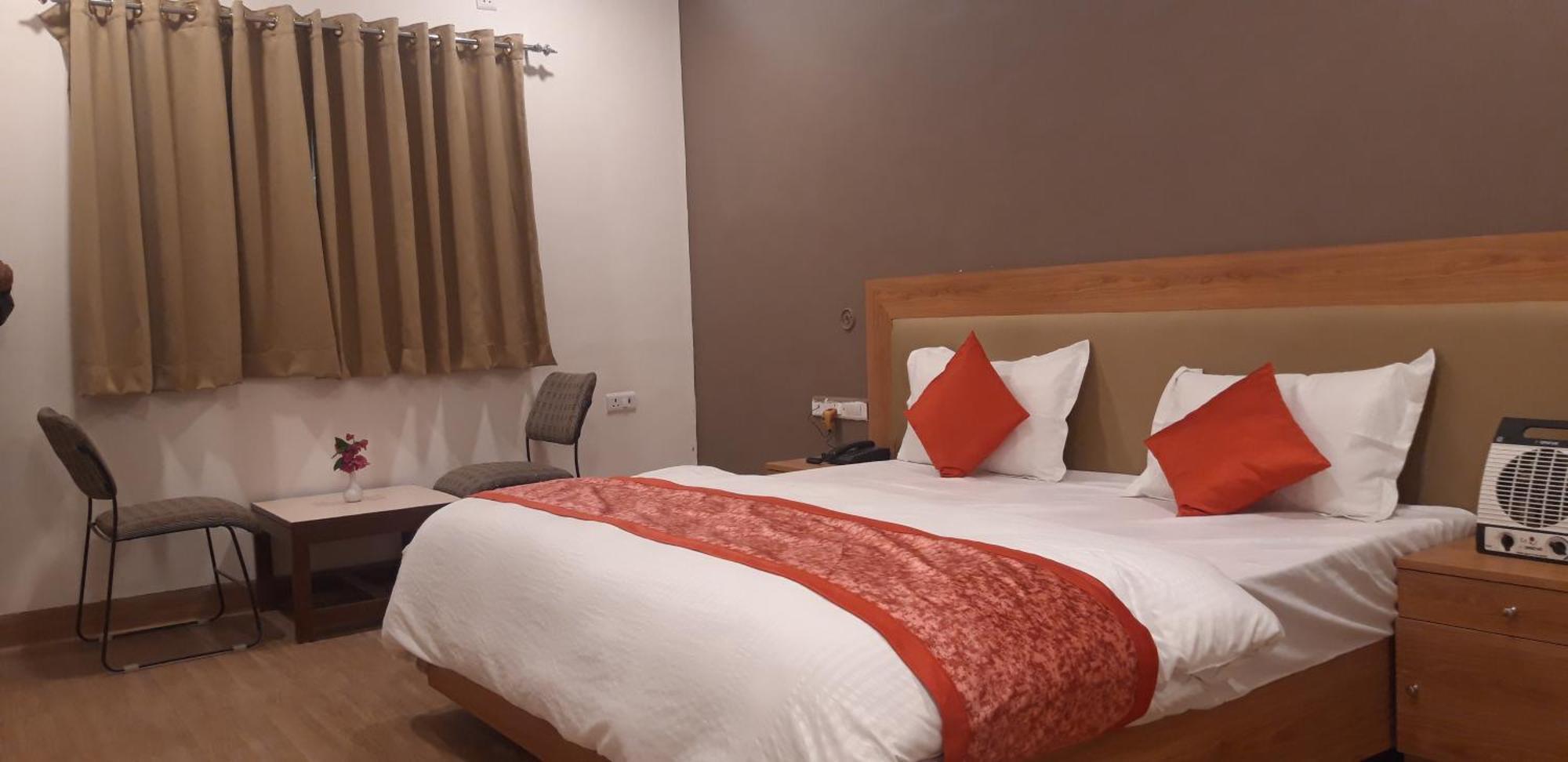 Greenwood Hotel Khadzsuráhó Kültér fotó